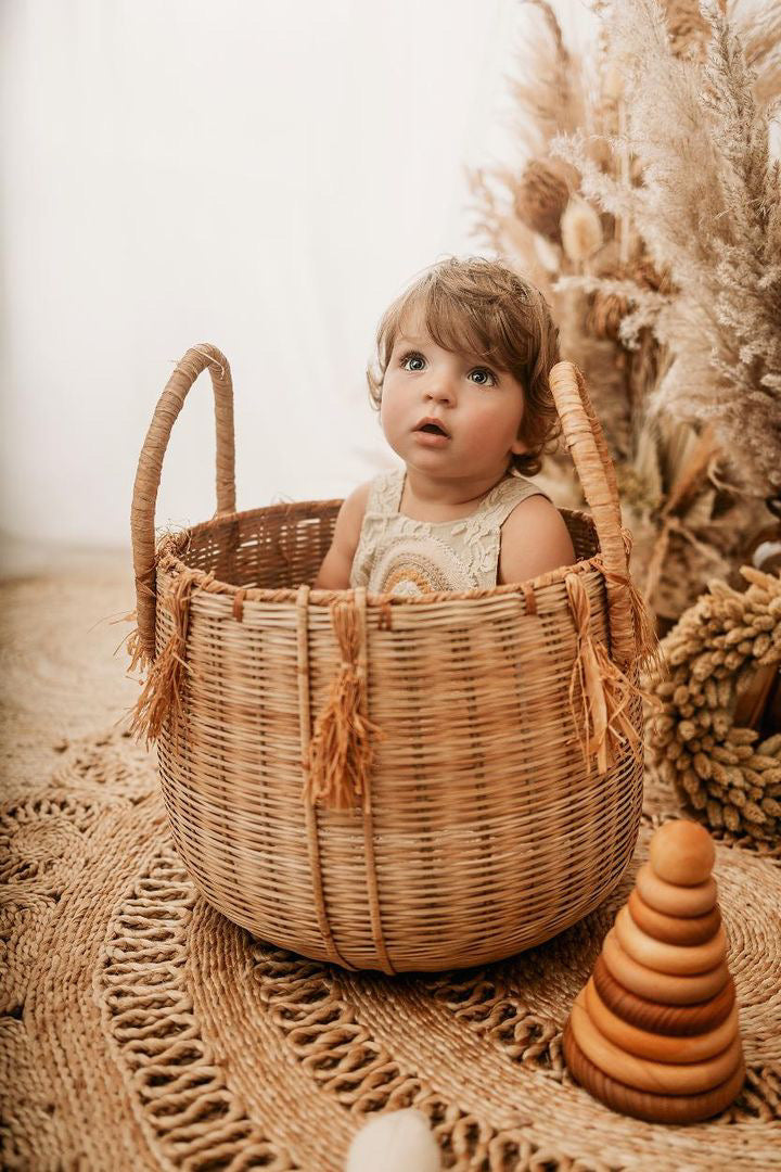 Fringe basket