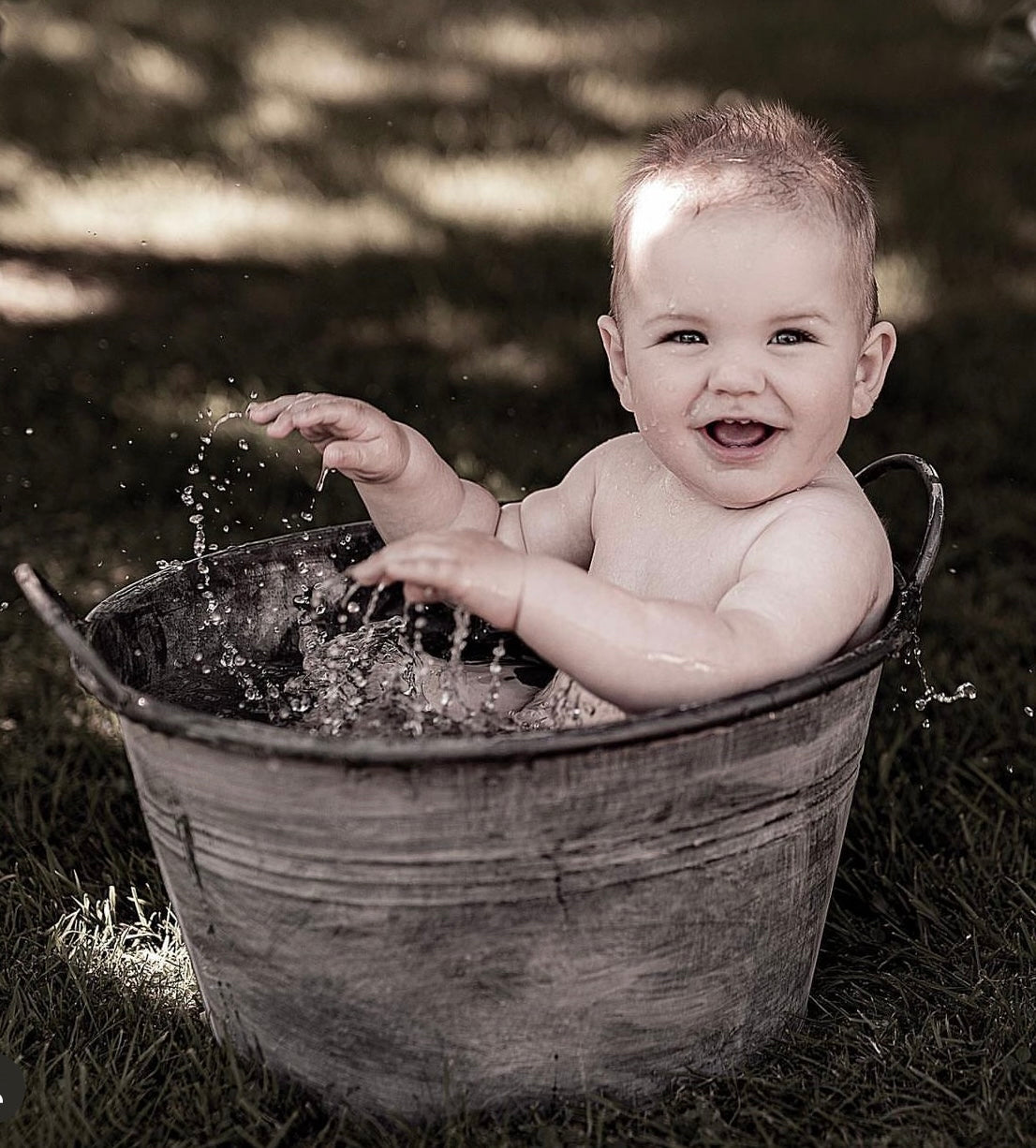 Oval metal tub