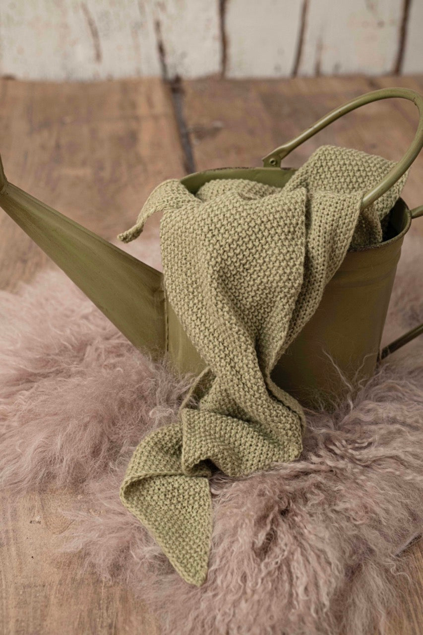 Triangle-Wrap knit
