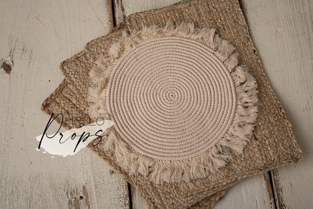 Round macrame layer