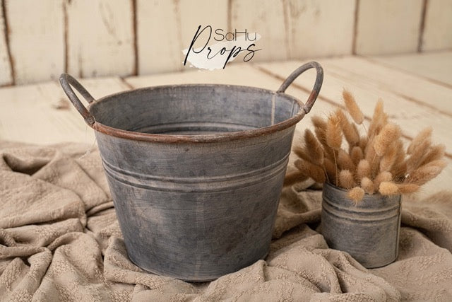 Little metal bucket