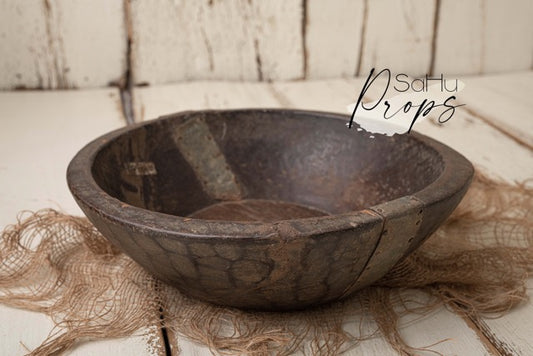 Wooden rusty bowl