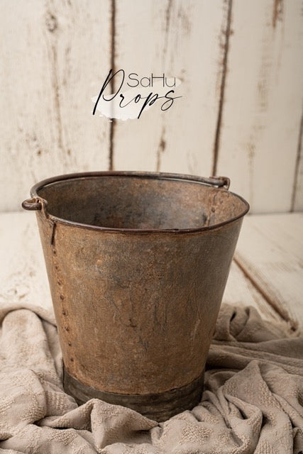 Iron bucket