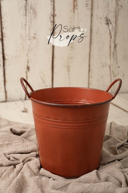 Coloured metal bucket