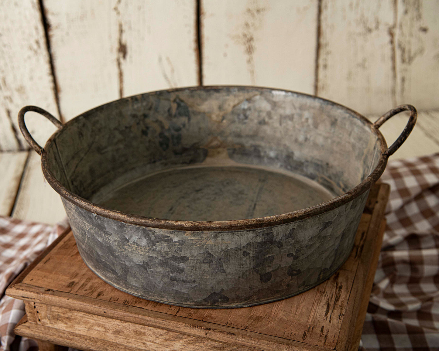 round bathtub