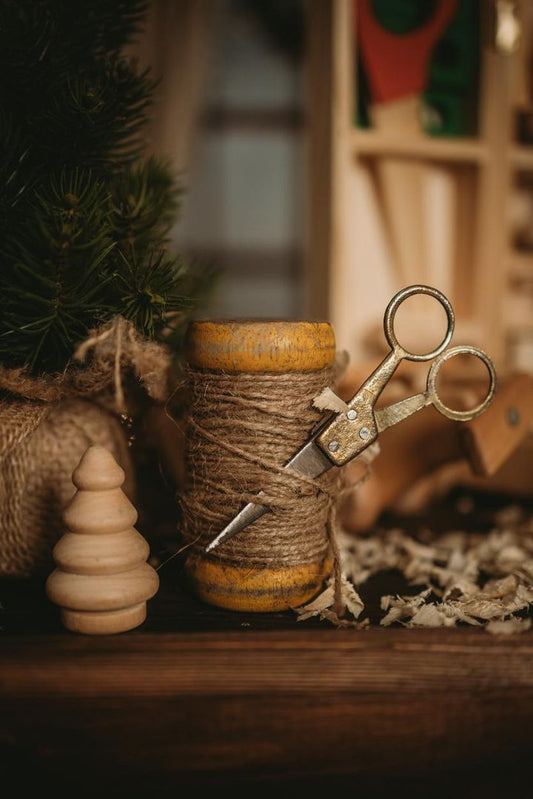 Garnspule mit Schere klein