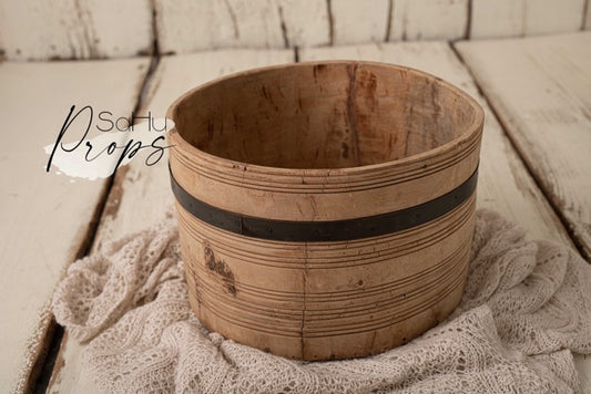 Cozy wooden bucket