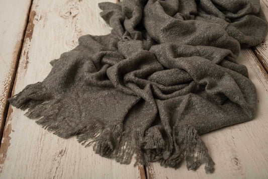 Fringed knitted blanket olive gray