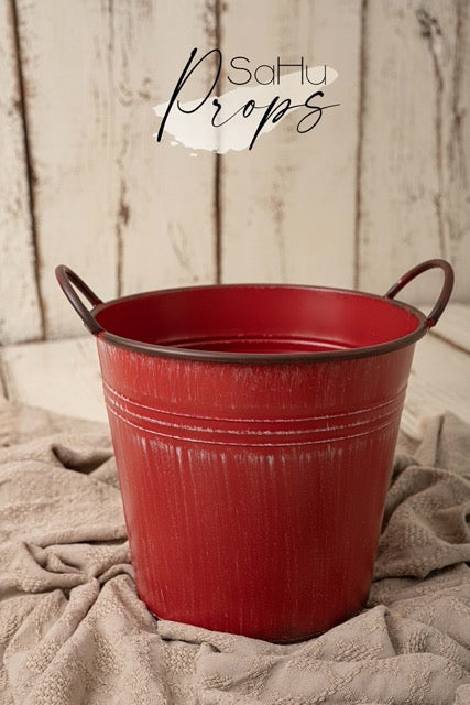 Coloured metal bucket